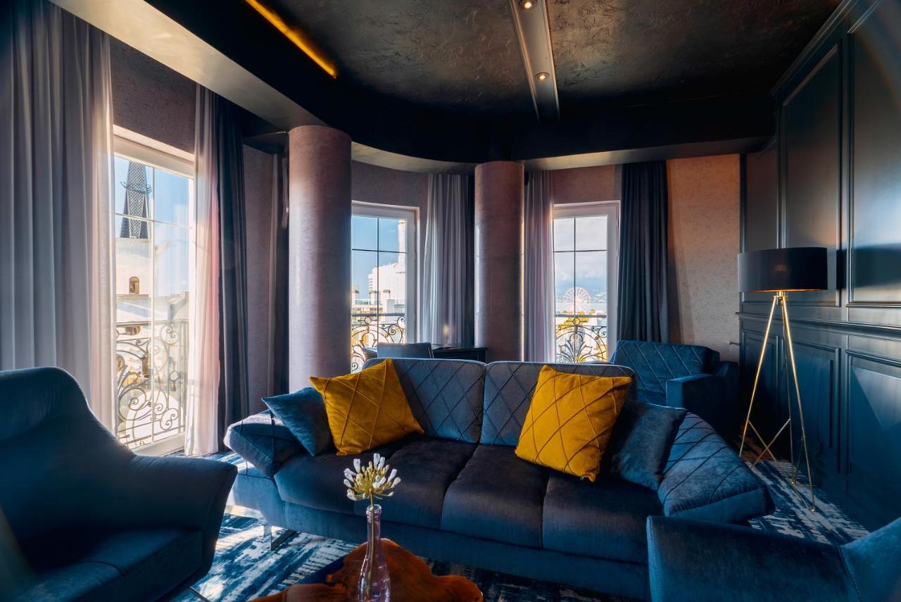 Tapis Rouge Design Boutique Hotel Batumi Exterior foto The Library at The Ivy Collection