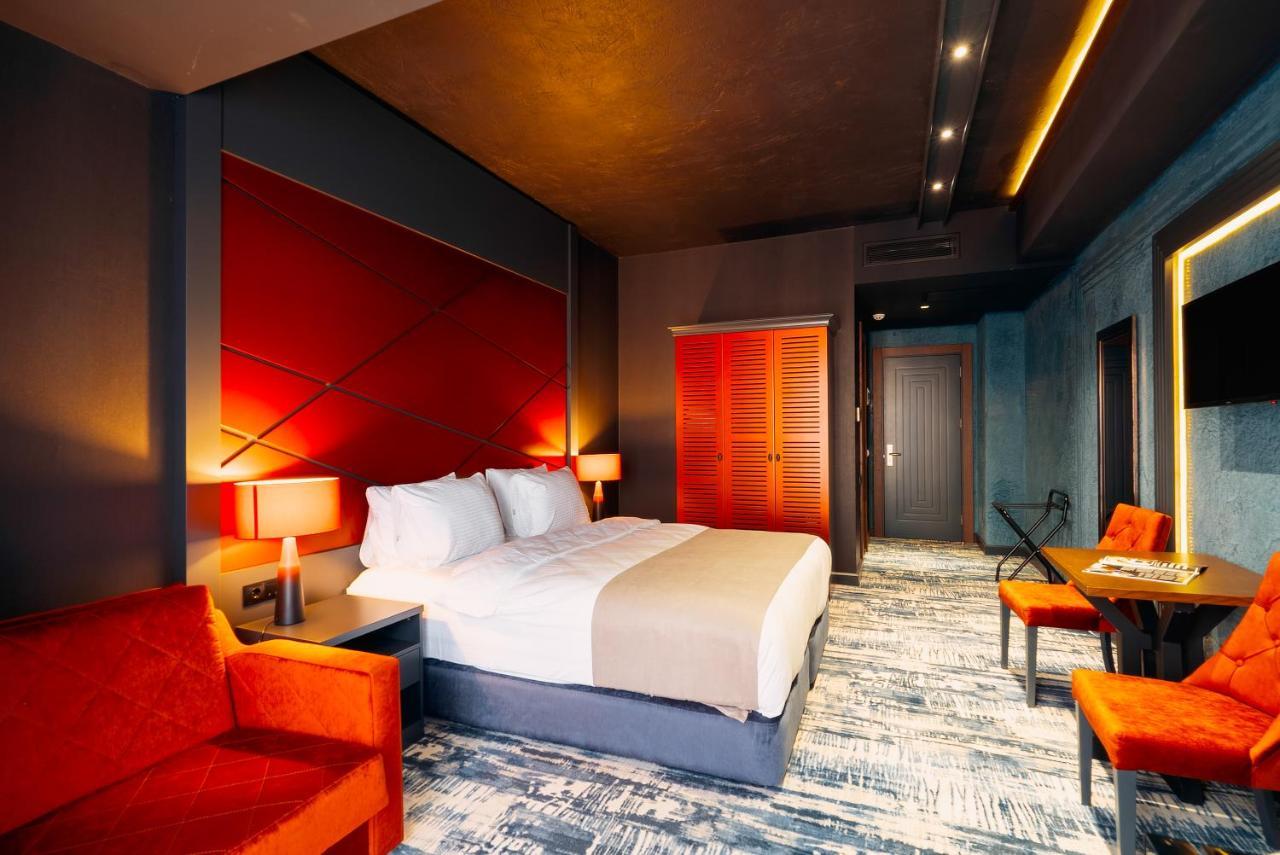 Tapis Rouge Design Boutique Hotel Batumi Exterior foto A room at the hotel