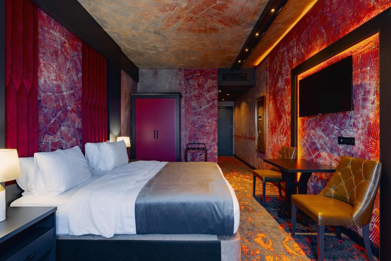 Tapis Rouge Design Boutique Hotel Batumi Exterior foto Deluxe room