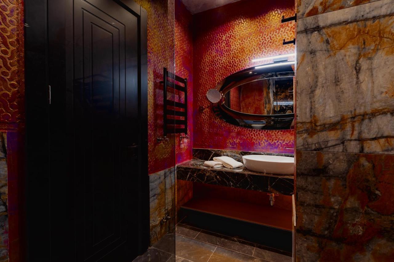 Tapis Rouge Design Boutique Hotel Batumi Exterior foto Bathroom