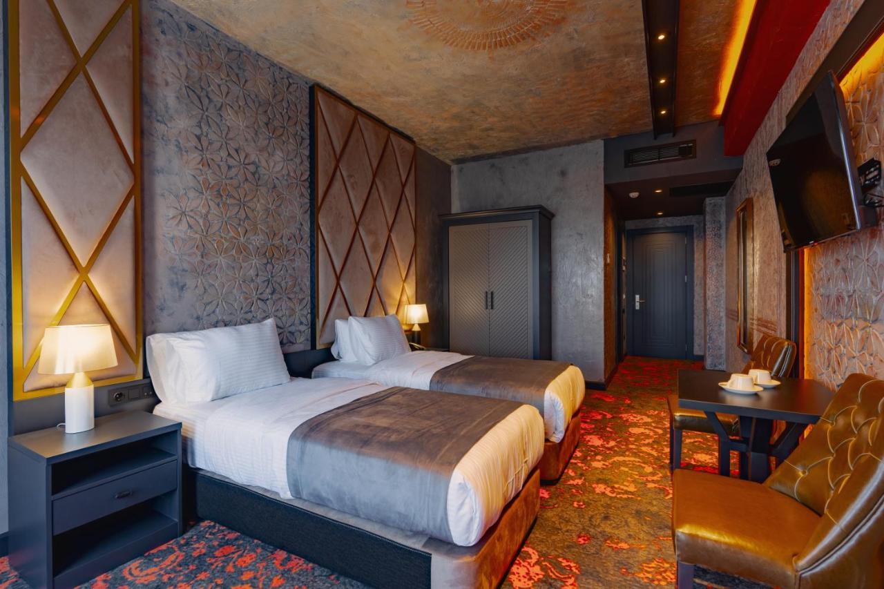 Tapis Rouge Design Boutique Hotel Batumi Exterior foto Deluxe room