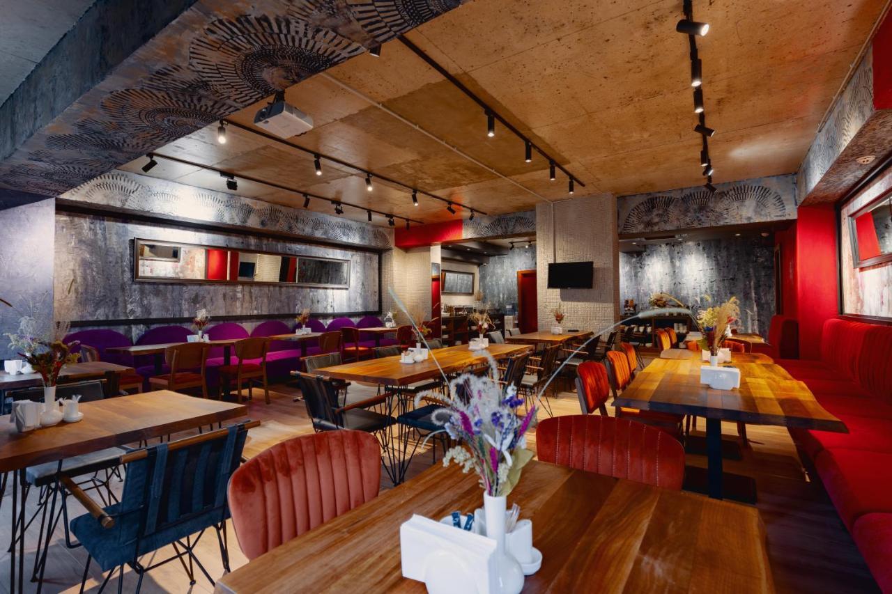 Tapis Rouge Design Boutique Hotel Batumi Exterior foto Interior of a restaurant