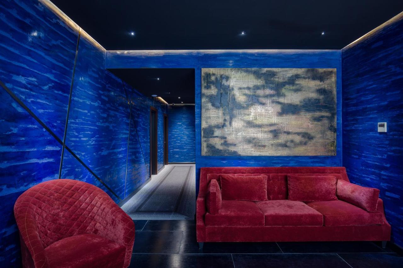 Tapis Rouge Design Boutique Hotel Batumi Exterior foto The Blue Room