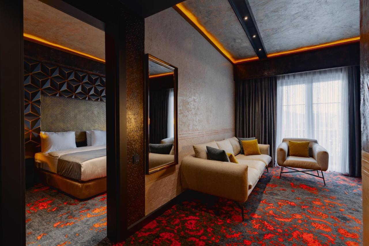 Tapis Rouge Design Boutique Hotel Batumi Exterior foto Deluxe Suite