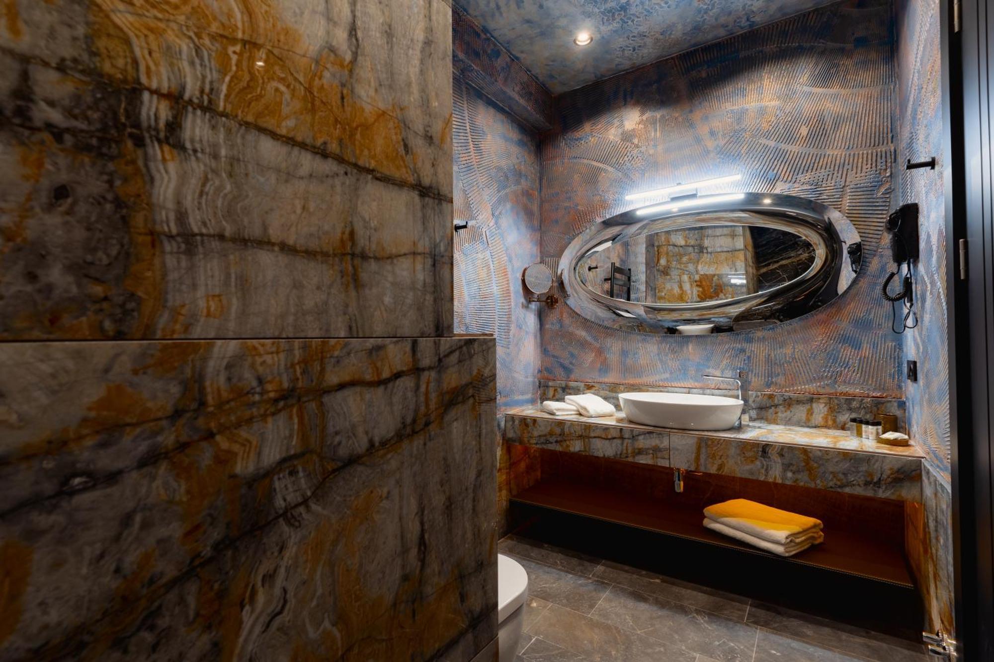 Tapis Rouge Design Boutique Hotel Batumi Exterior foto Bathroom